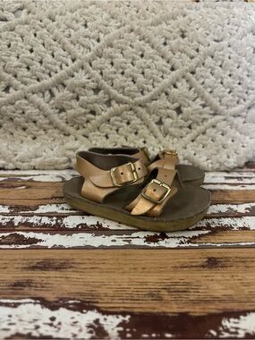Kids Metallic Tan Buckle Sandals saltwater sun san